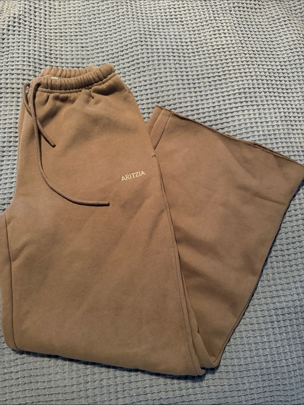 Aritzia Chocolate Brown Wide-Leg Sweatpants